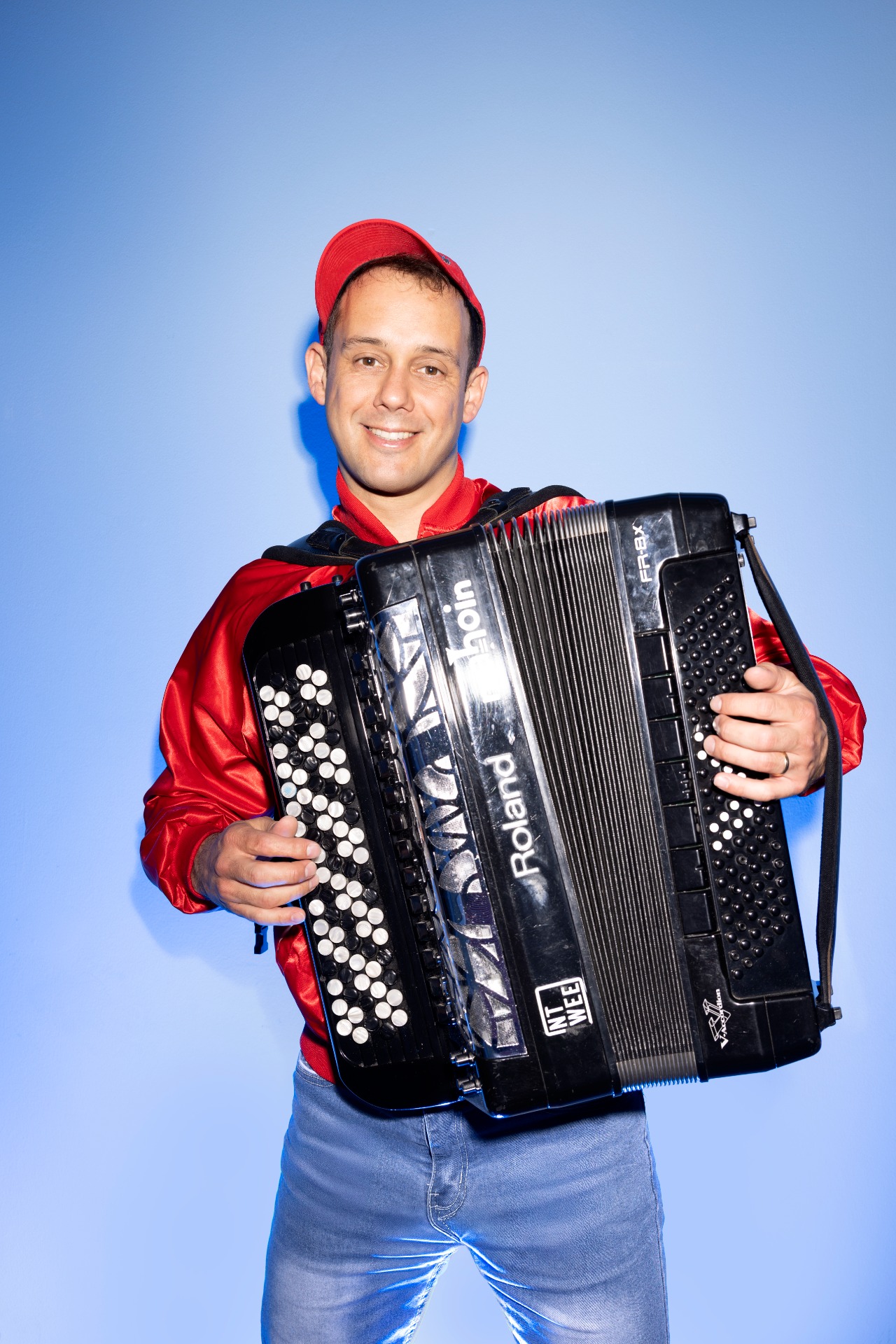 Nenad Nikolic mit dem elektronischen Akkordeon